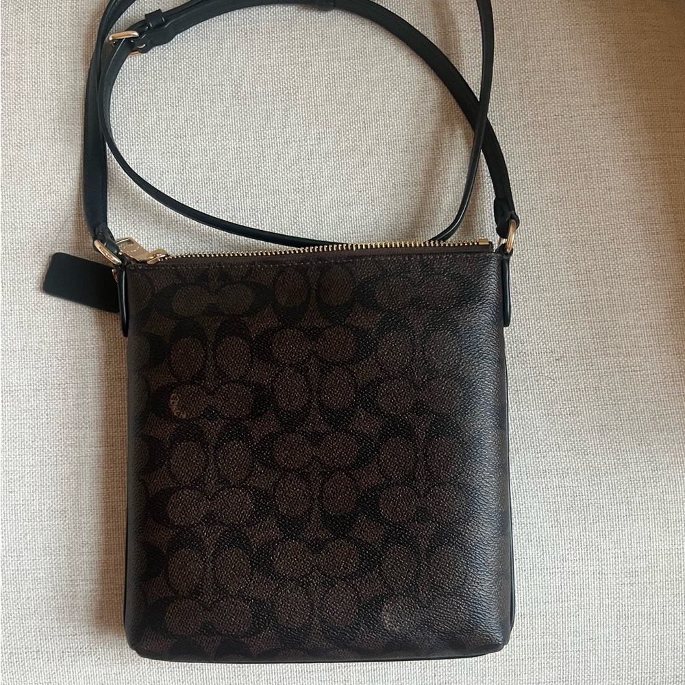 New Coach Signature Brown and Gold Crossbody Bag - Picture 4 of 6